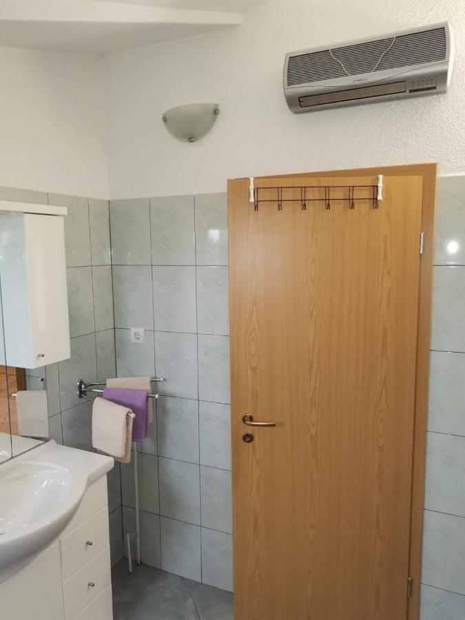 Trilj Apartman Jurika Eksteriør bilde