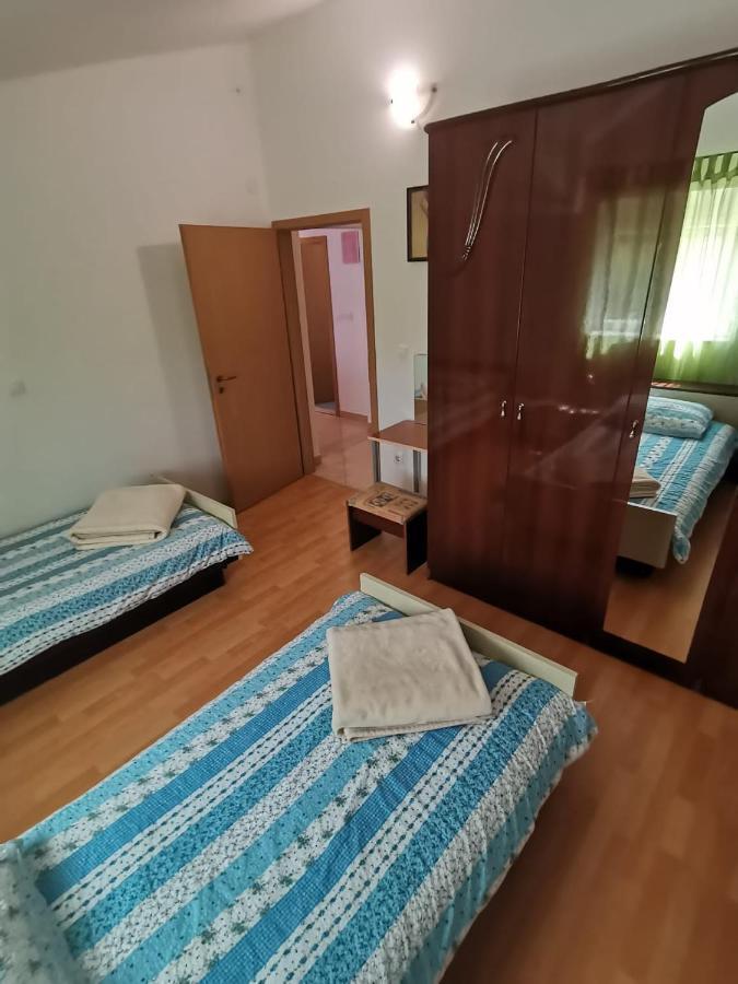 Trilj Apartman Jurika Eksteriør bilde