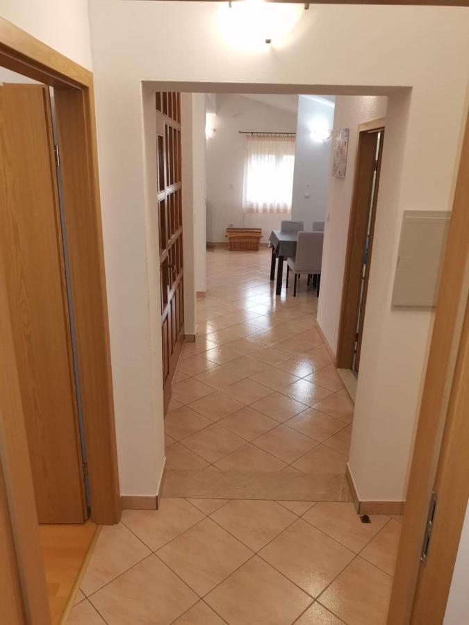 Trilj Apartman Jurika Eksteriør bilde