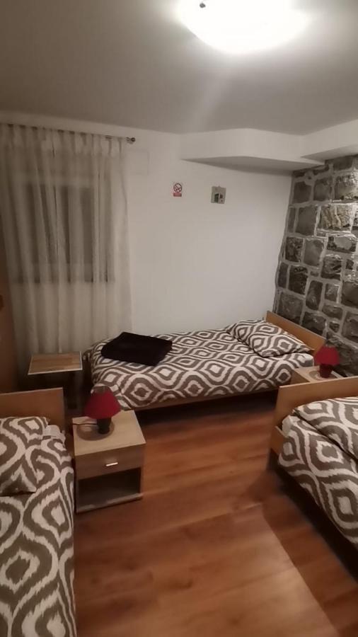 Trilj Apartman Jurika Eksteriør bilde